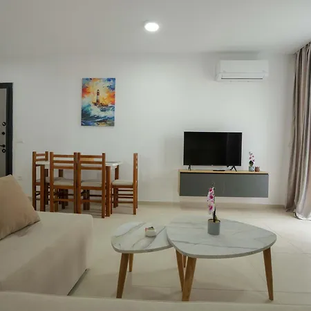 Apartment Crown