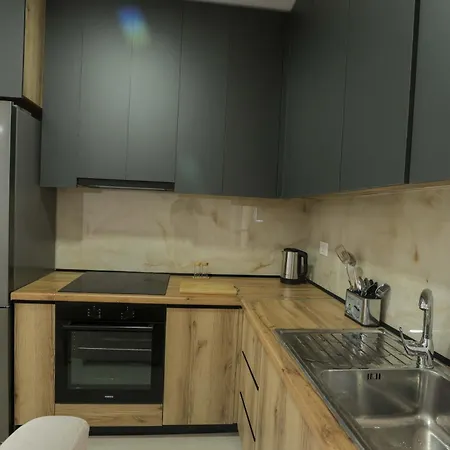 Crown Apartment