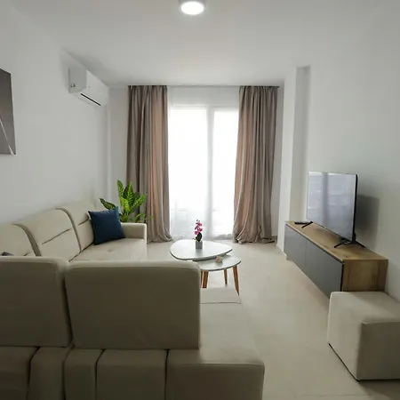 Crown Apartment Golem (Tirana)