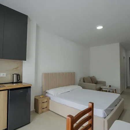 Crown Apartment *